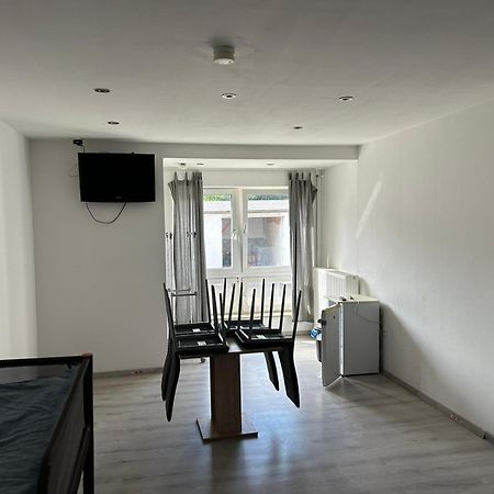 Expresszimmervermietung Duisburg Buitenkant foto