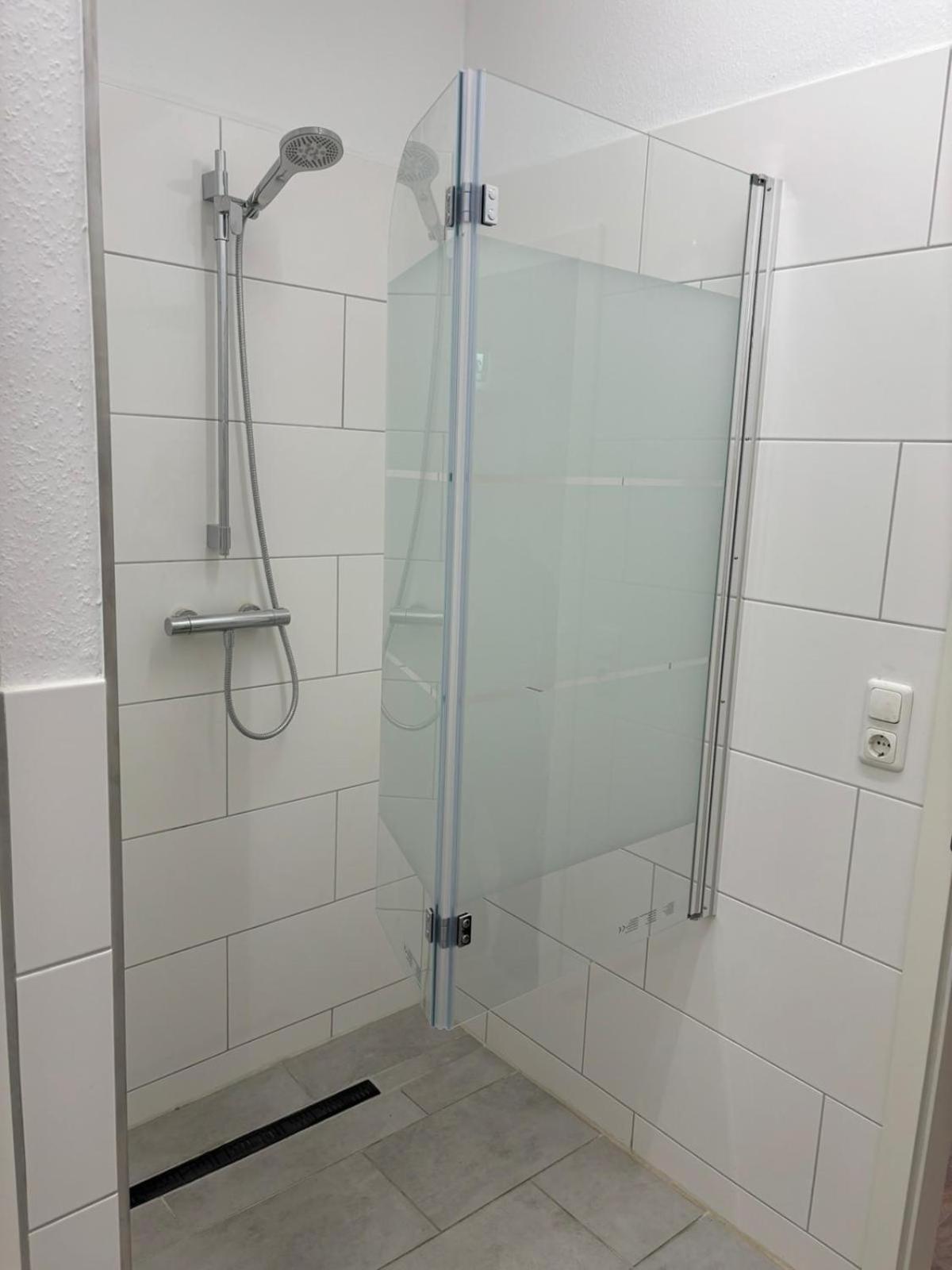 Expresszimmervermietung Duisburg Buitenkant foto